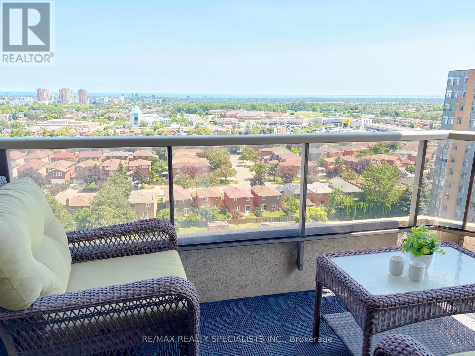 1415 - 3880 DUKE OF YORK BOULEVARD