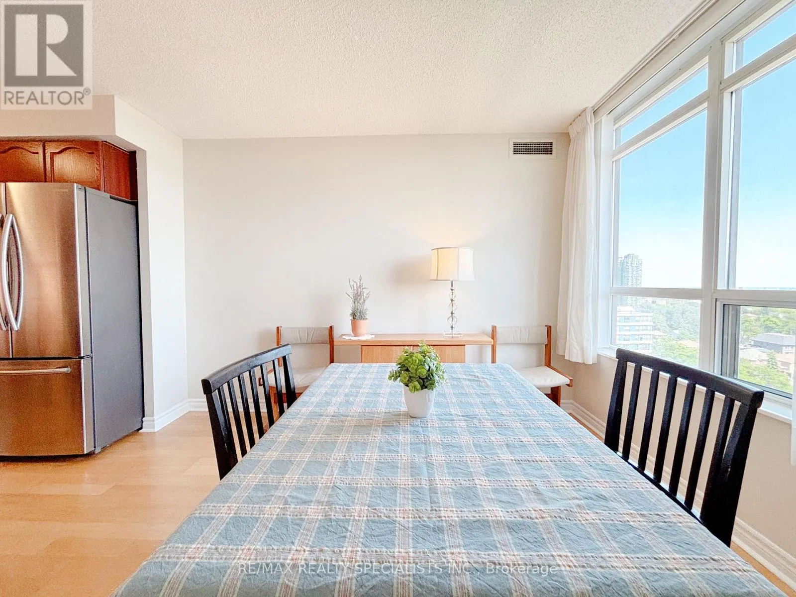 1415 - 3880 DUKE OF YORK BOULEVARD