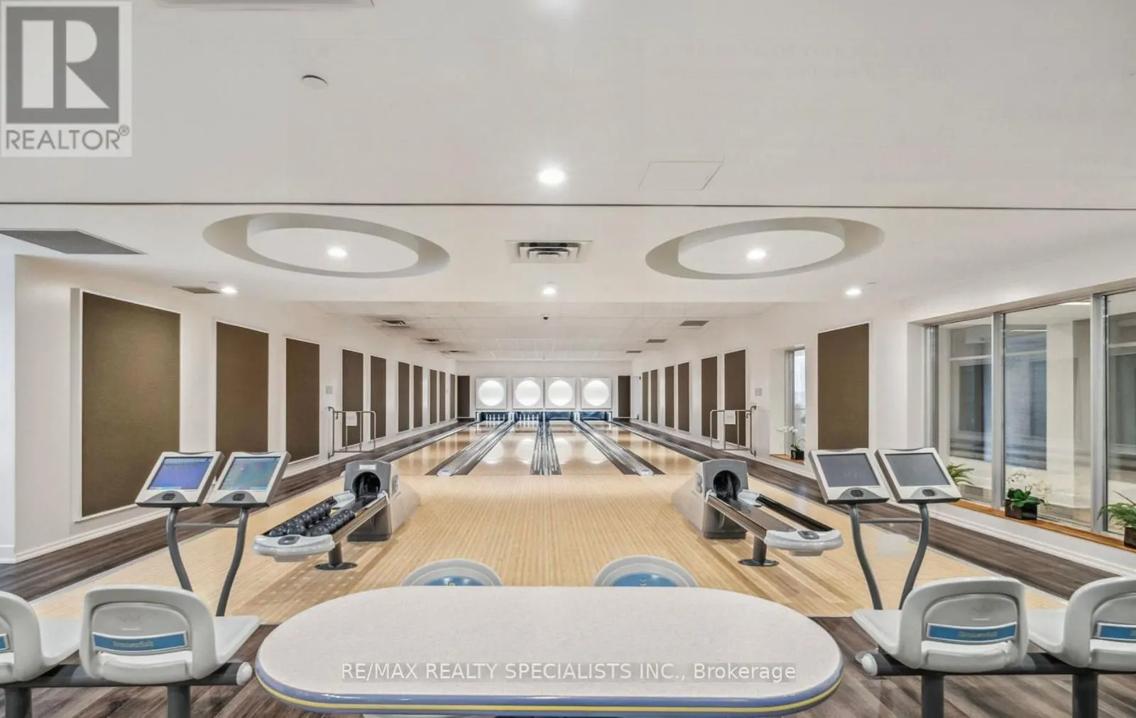 1415 - 3880 DUKE OF YORK BOULEVARD