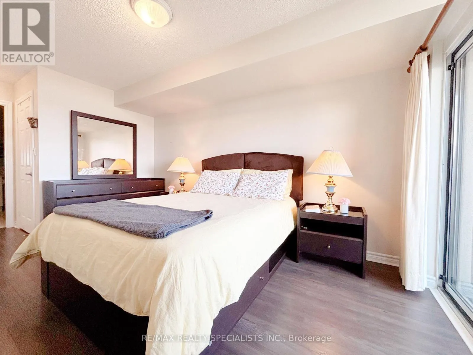 1415 - 3880 DUKE OF YORK BOULEVARD