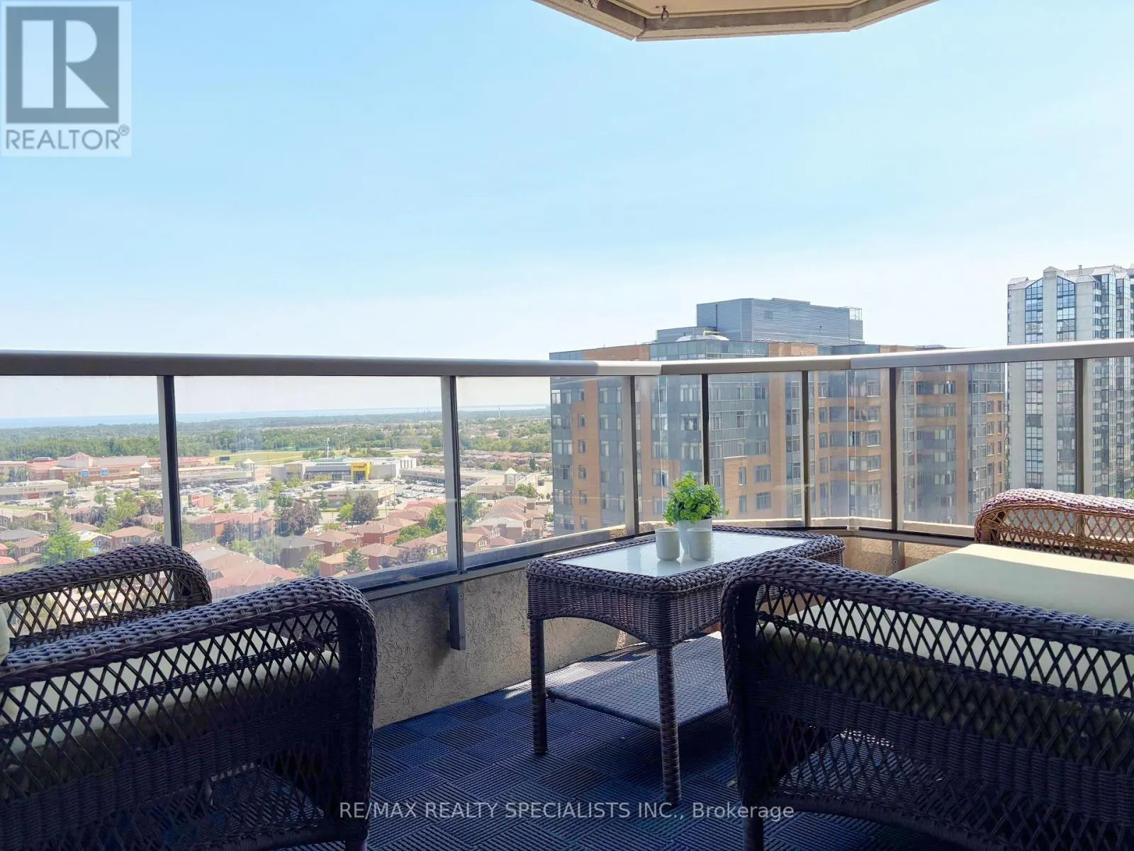 1415 - 3880 DUKE OF YORK BOULEVARD