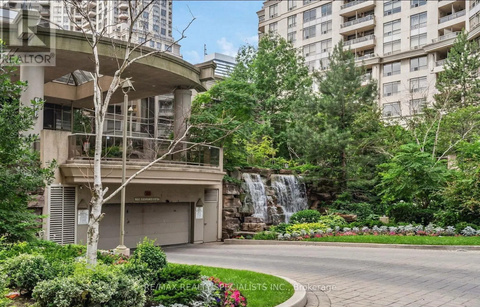 1415 - 3880 DUKE OF YORK BOULEVARD