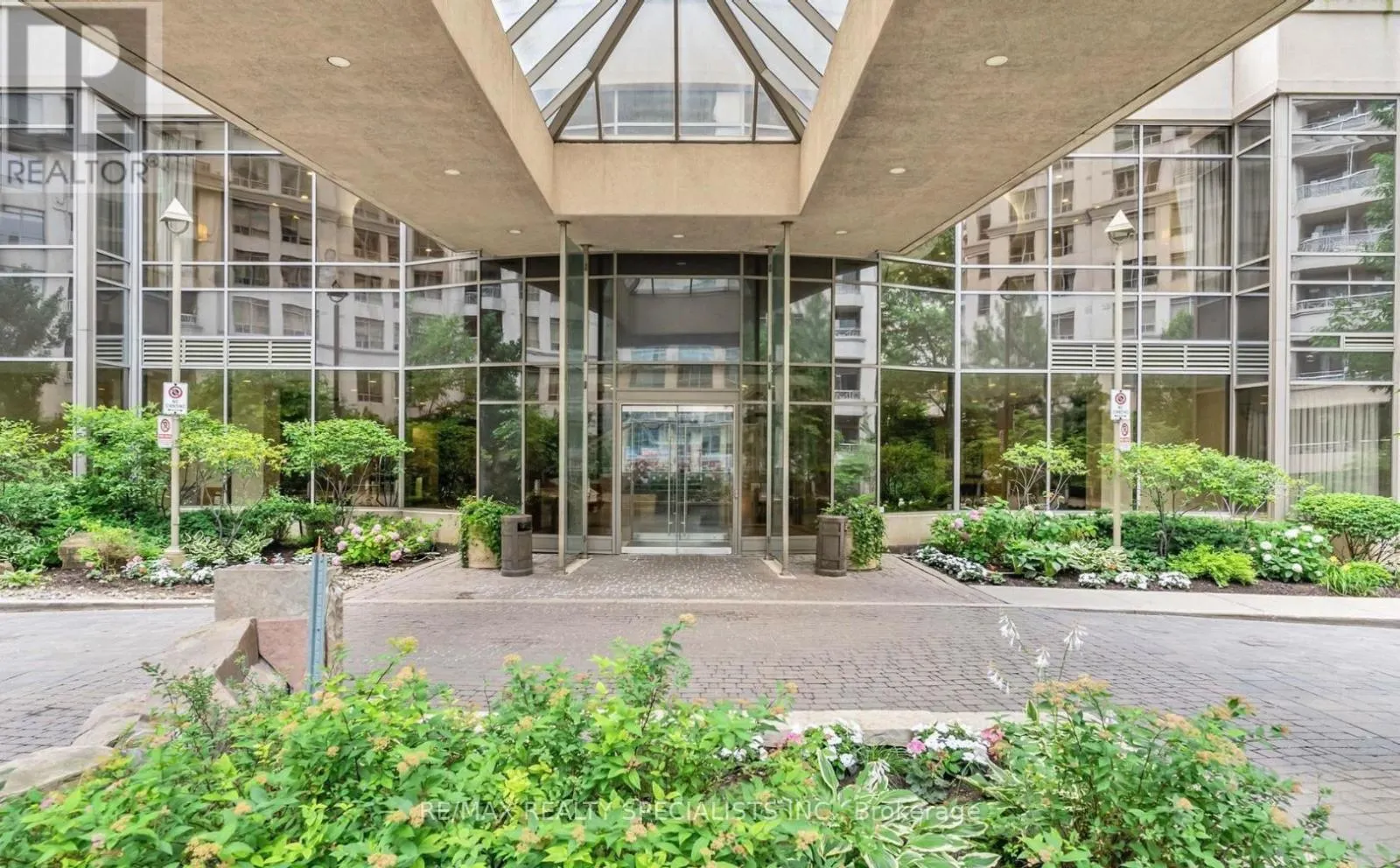 1415 - 3880 DUKE OF YORK BOULEVARD