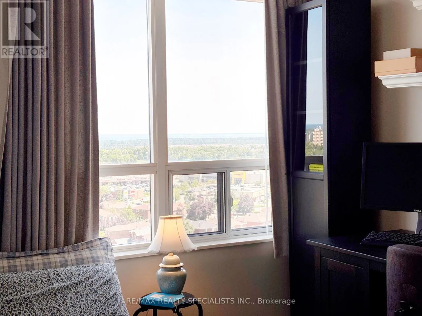 1415 - 3880 DUKE OF YORK BOULEVARD