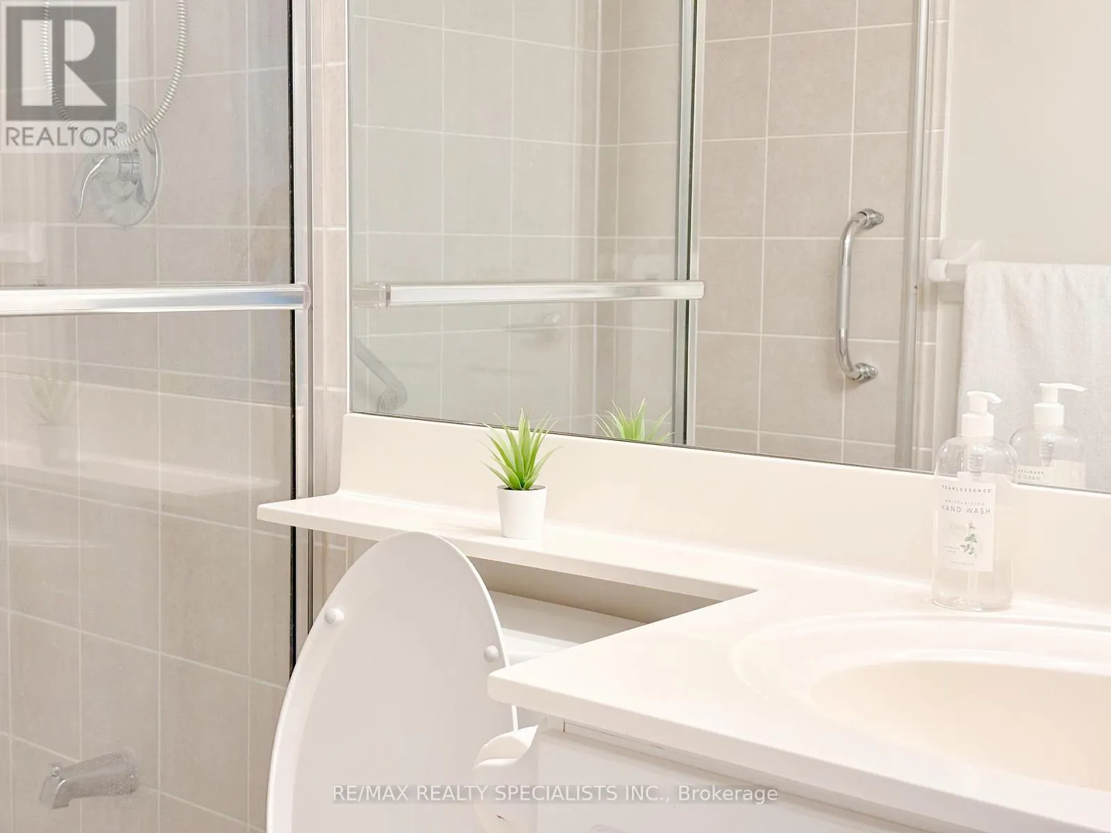 1415 - 3880 DUKE OF YORK BOULEVARD