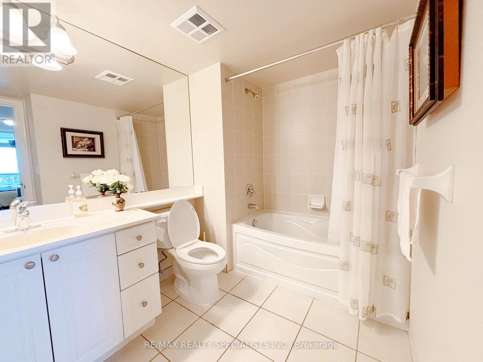 1415 - 3880 DUKE OF YORK BOULEVARD