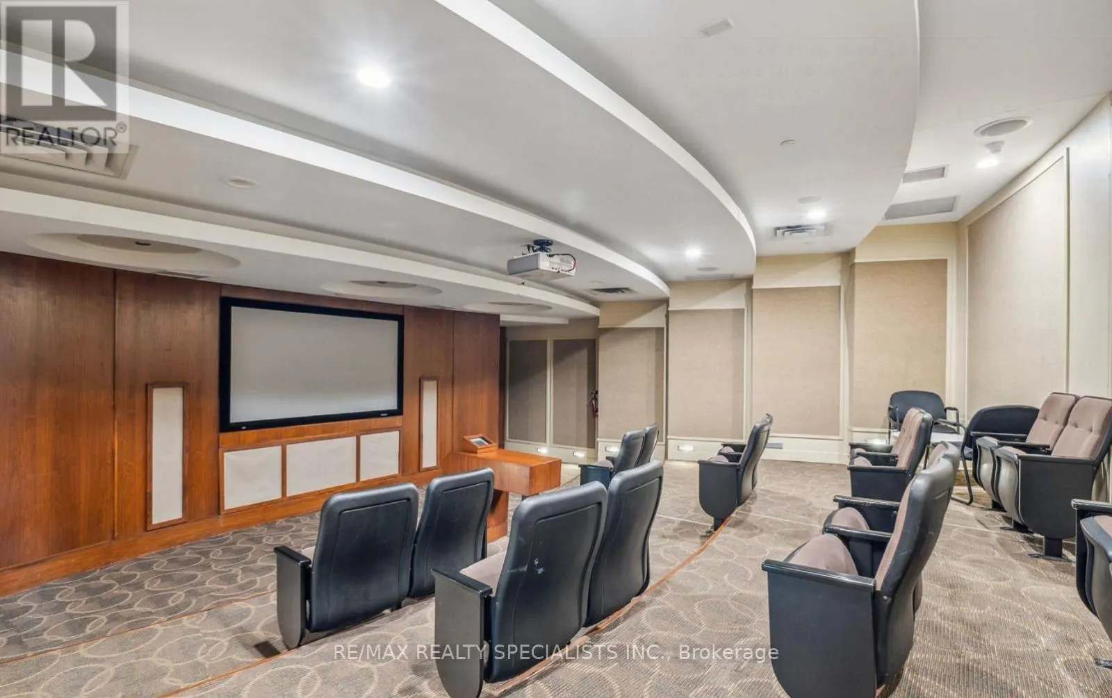 1415 - 3880 DUKE OF YORK BOULEVARD