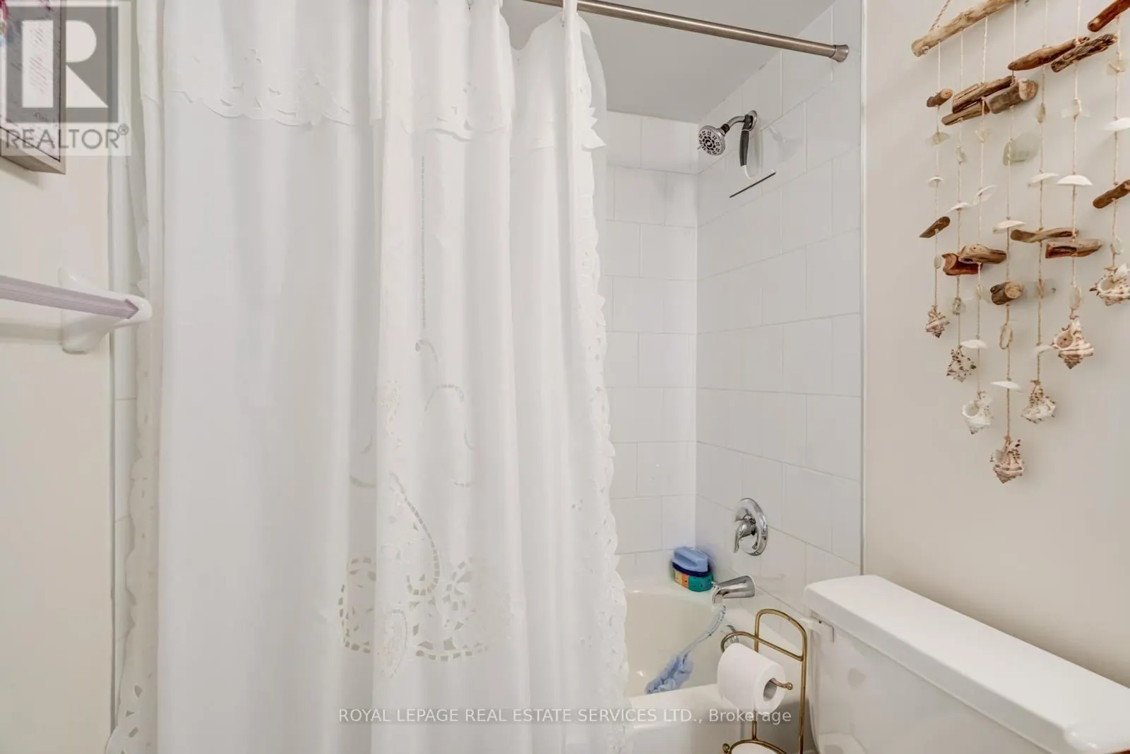 1905 - 2045 LAKE SHORE BOULEVARD W