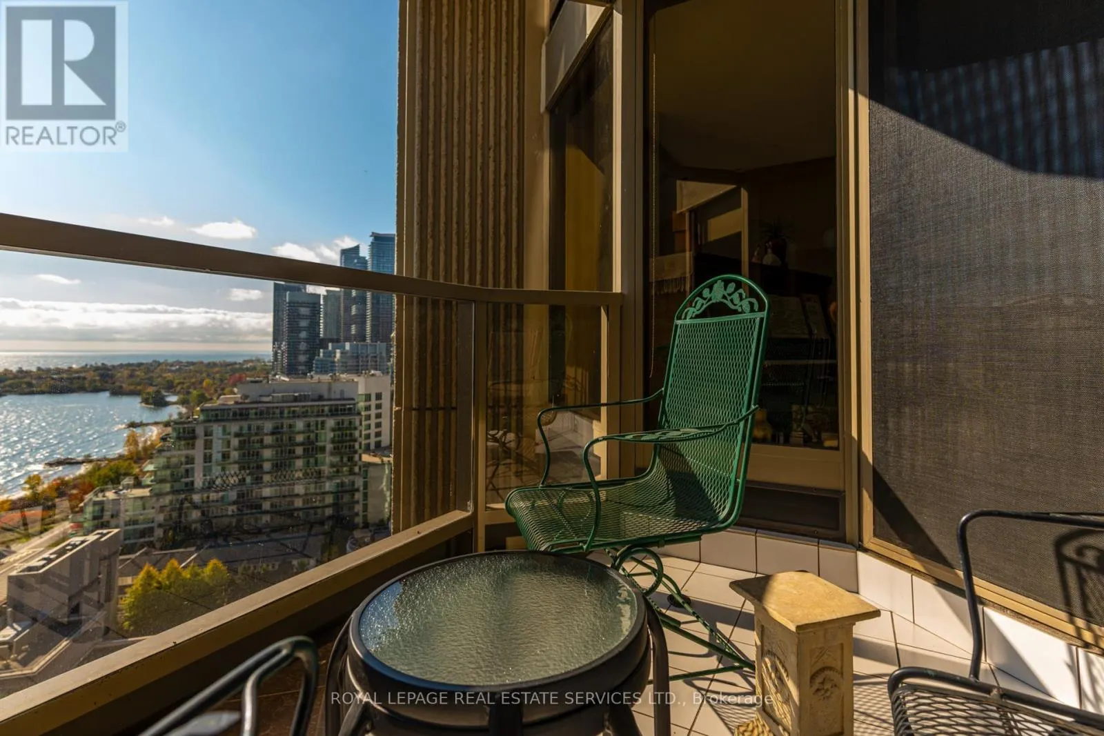 1905 - 2045 LAKE SHORE BOULEVARD W