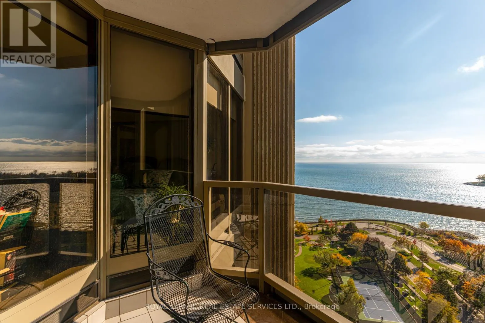 1905 - 2045 LAKE SHORE BOULEVARD W