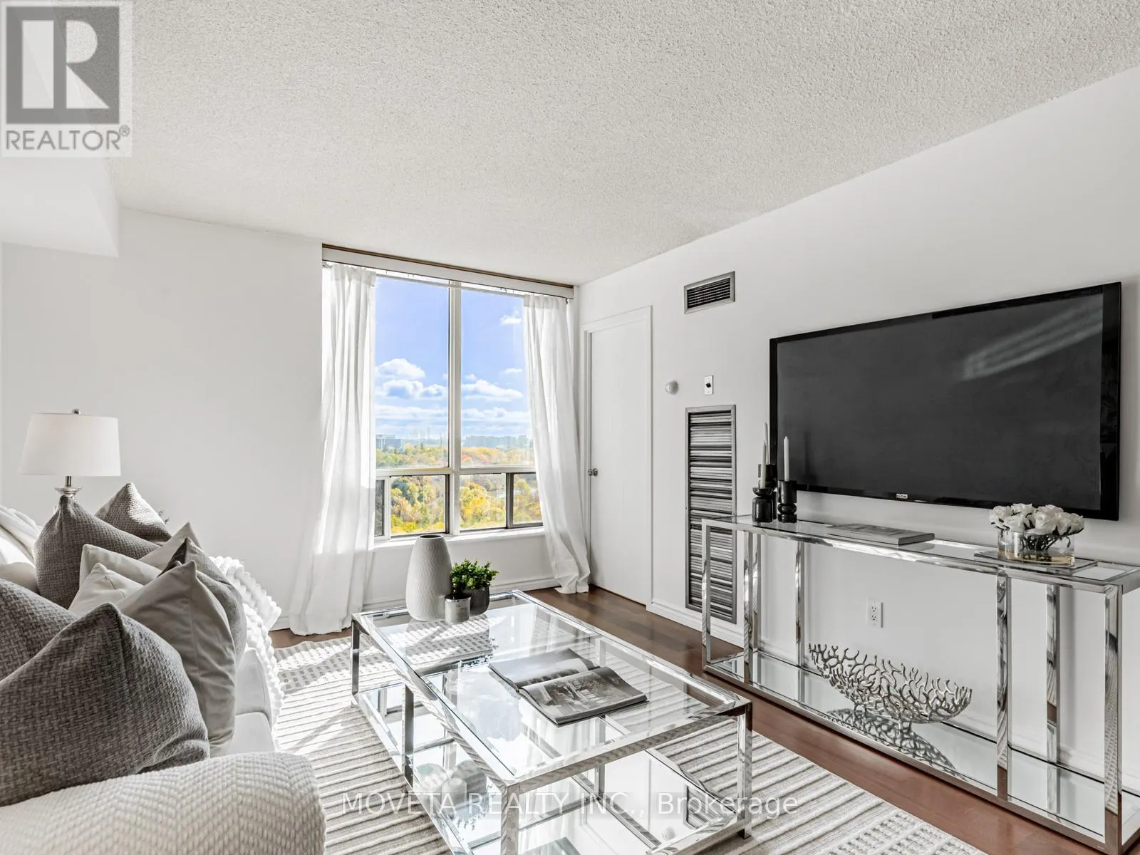 1401 - 3 HICKORY TREE ROAD