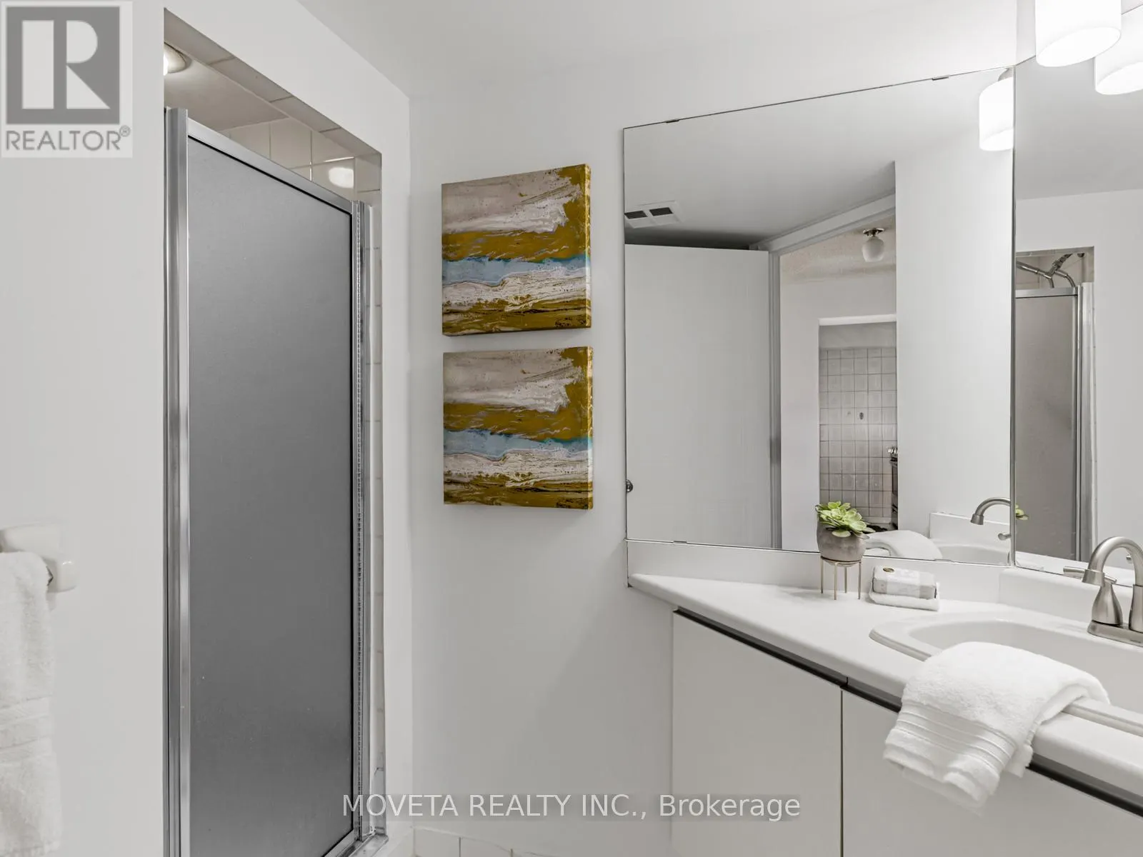 1401 - 3 HICKORY TREE ROAD