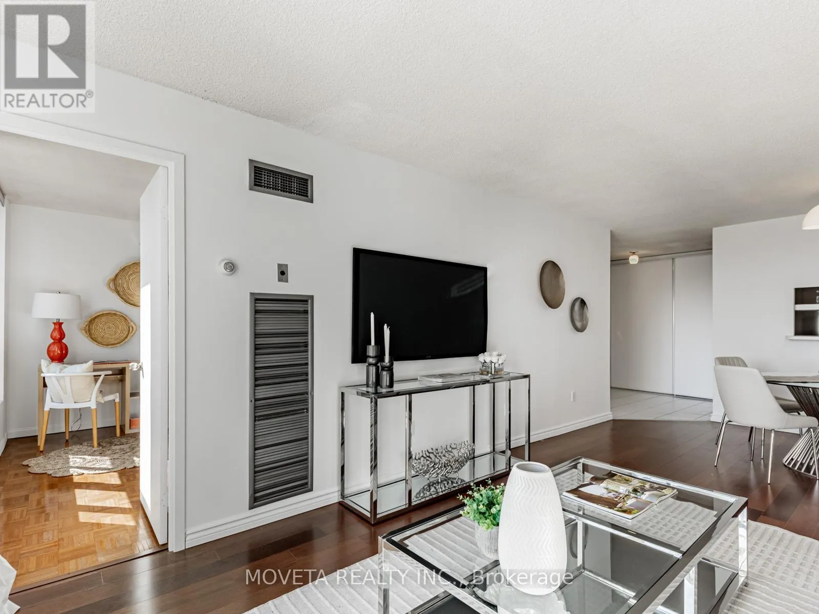 1401 - 3 HICKORY TREE ROAD