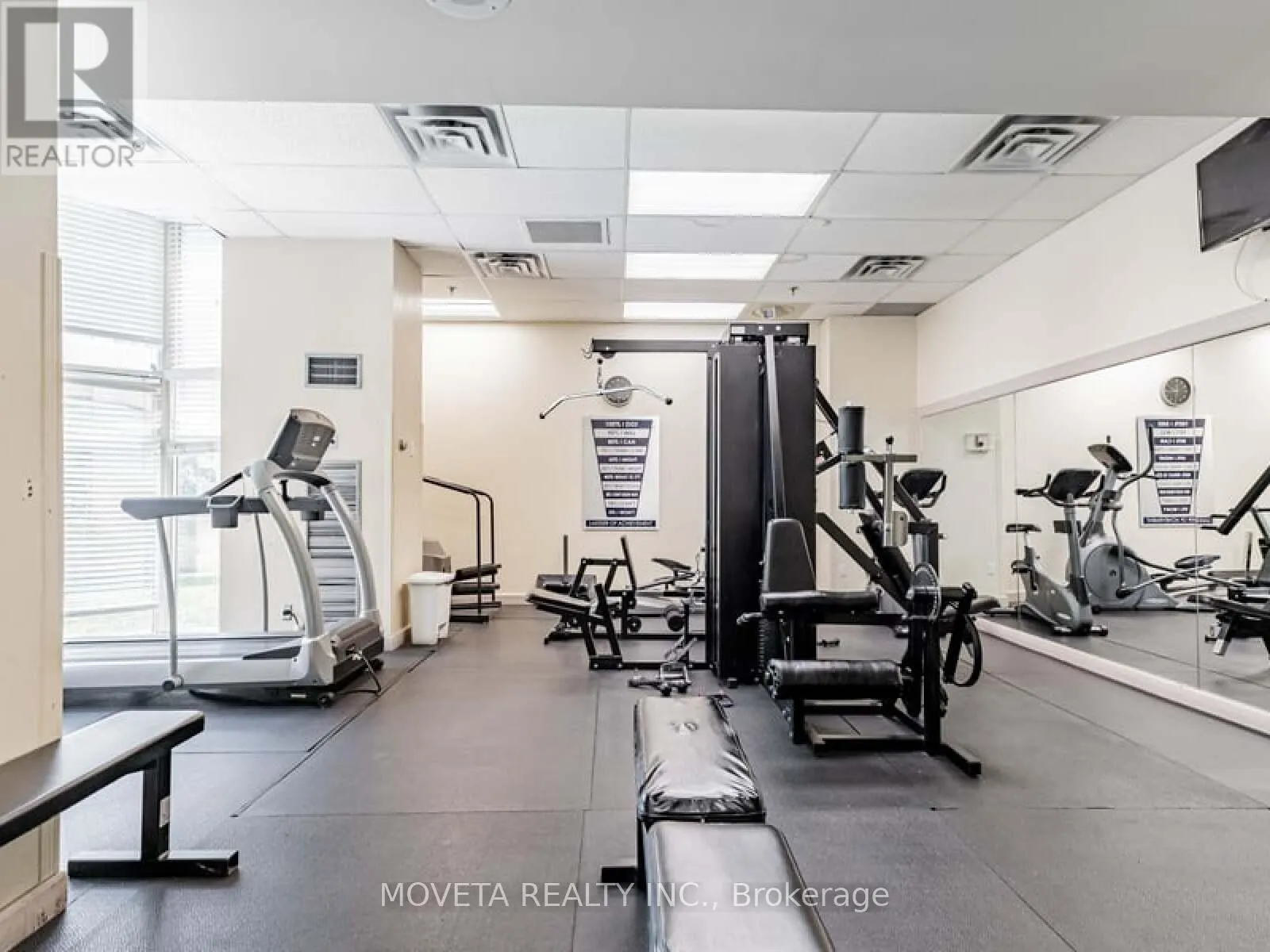 1401 - 3 HICKORY TREE ROAD