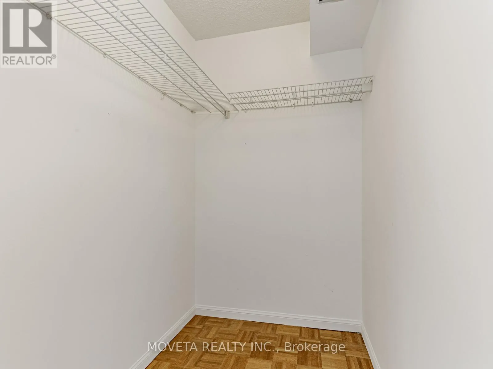 1401 - 3 HICKORY TREE ROAD