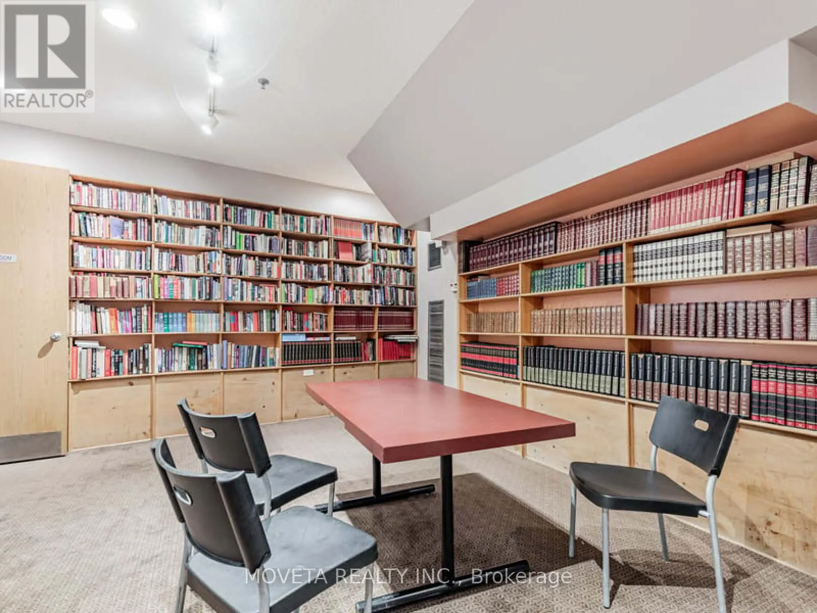 1401 - 3 HICKORY TREE ROAD