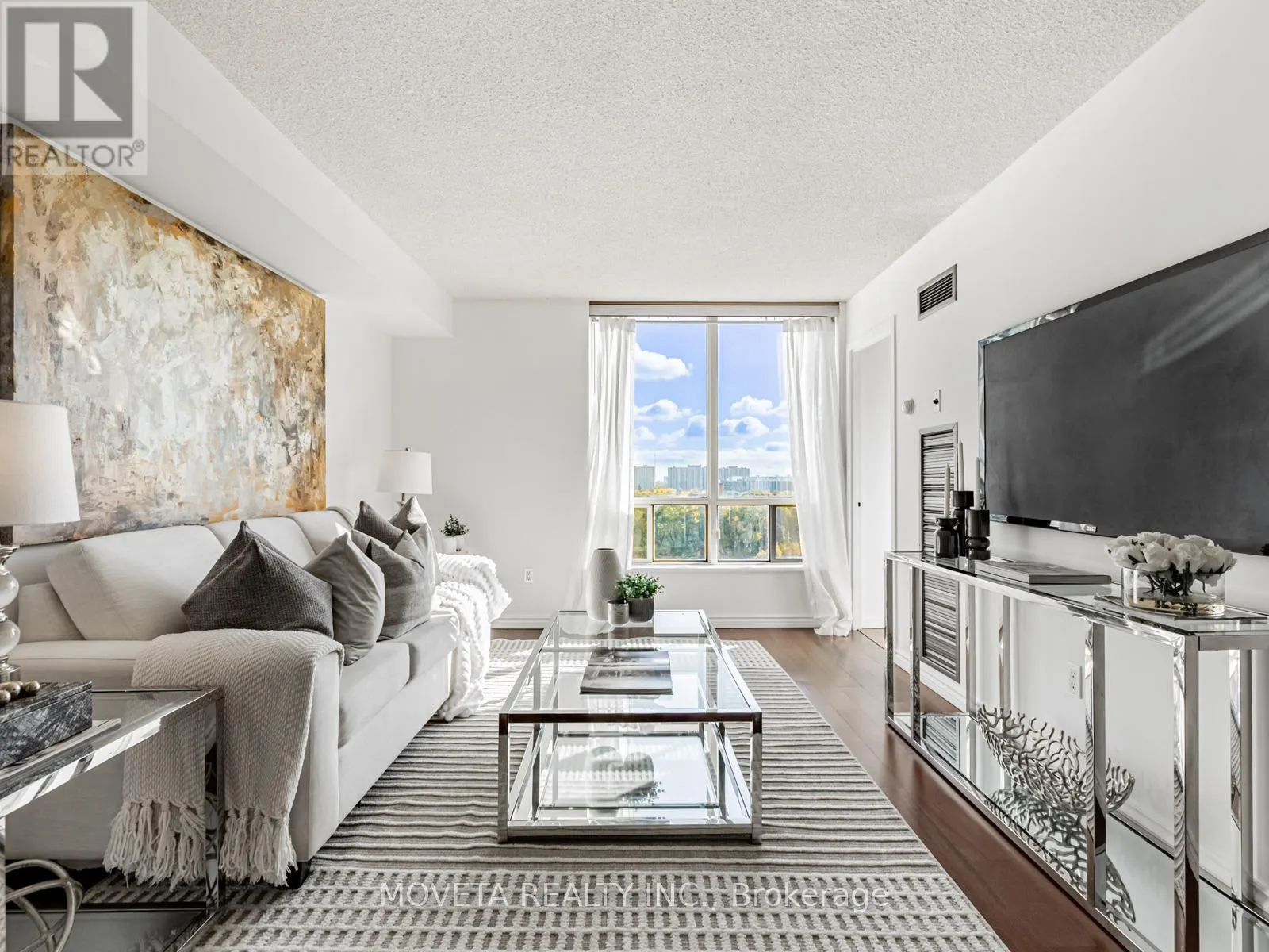 1401 - 3 HICKORY TREE ROAD