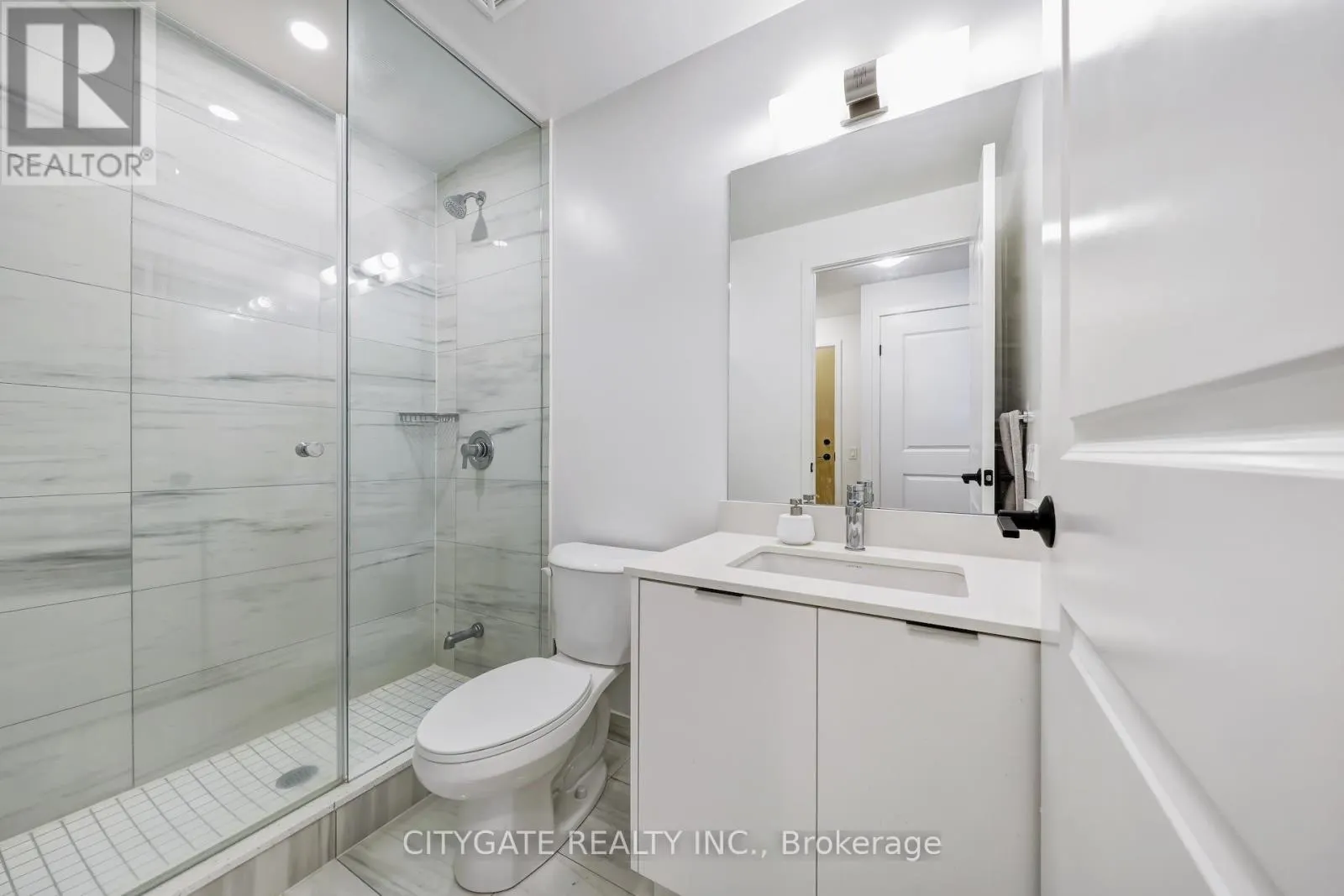 1610 - 202 BURNHAMTHORPE ROAD E