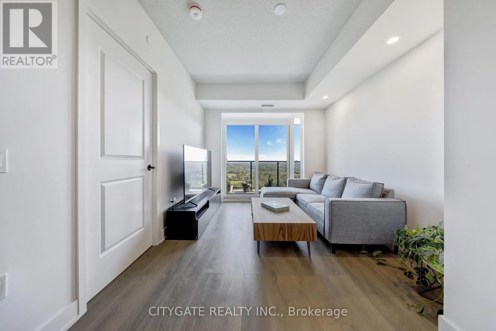 1610 - 202 BURNHAMTHORPE ROAD E