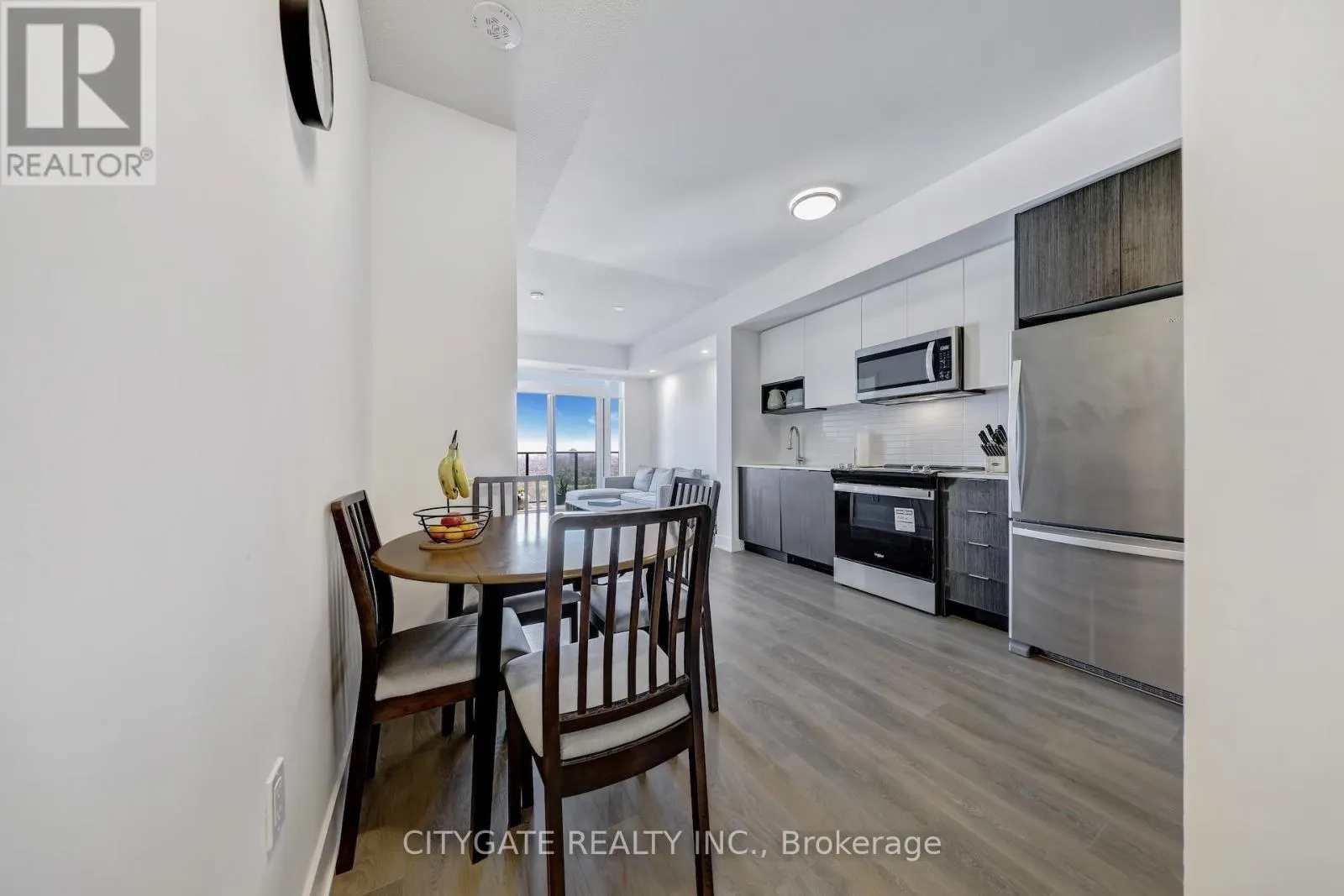 1610 - 202 BURNHAMTHORPE ROAD E