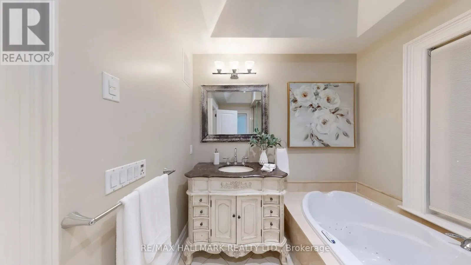 204 MAPLE LEAF DRIVE