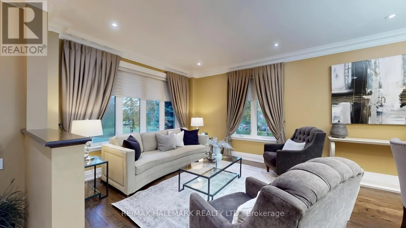 204 MAPLE LEAF DRIVE