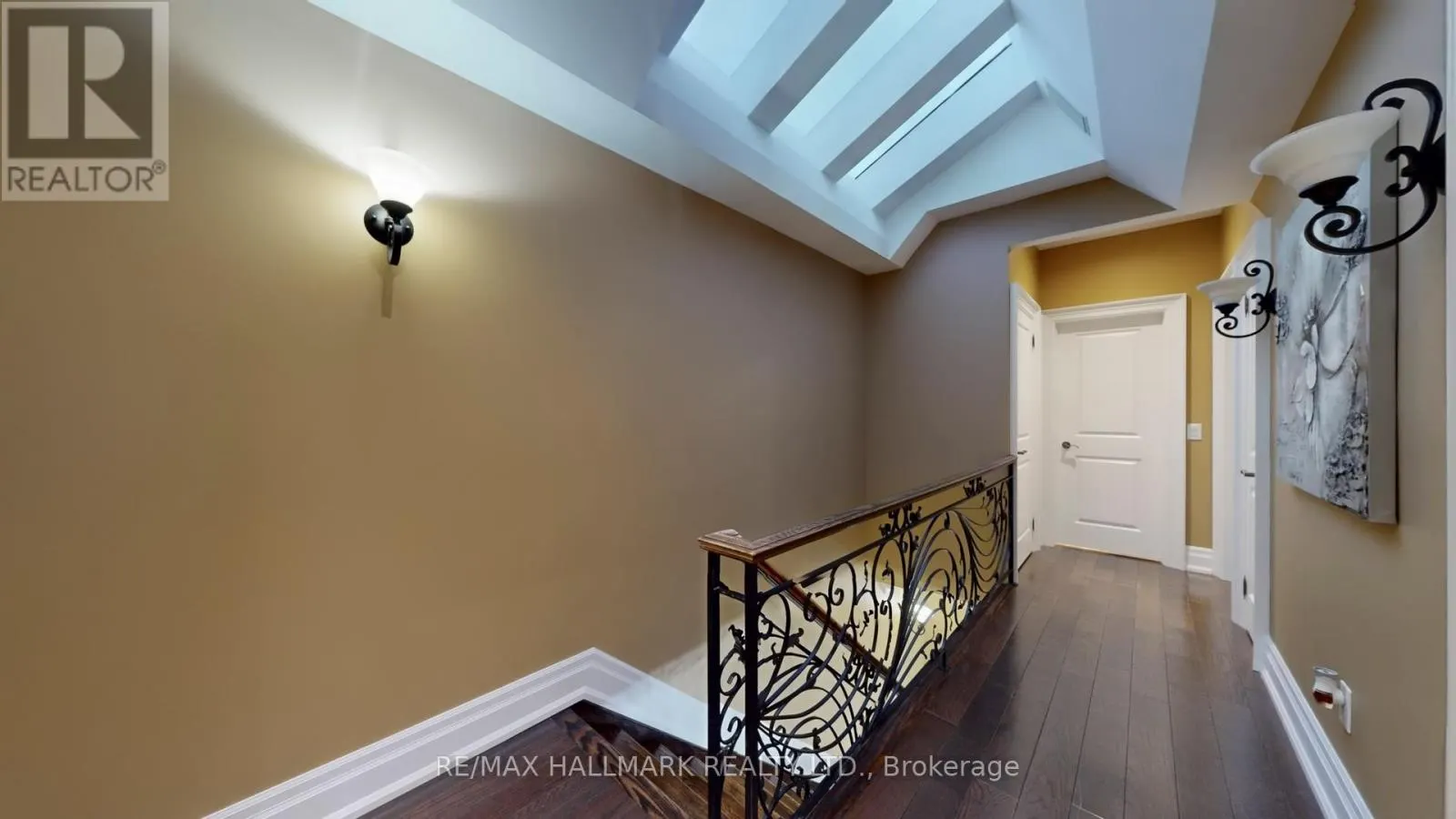 204 MAPLE LEAF DRIVE