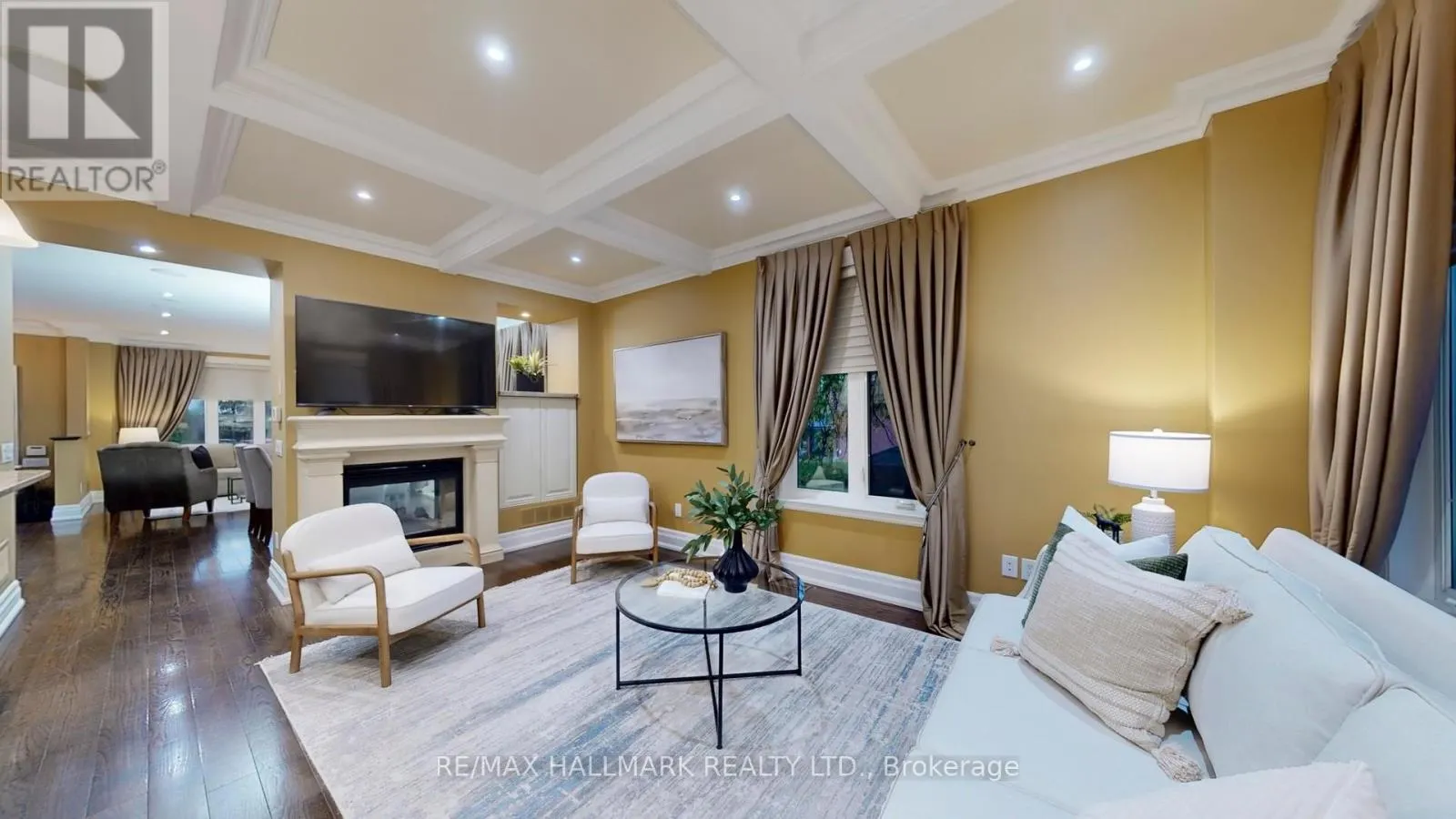 204 MAPLE LEAF DRIVE