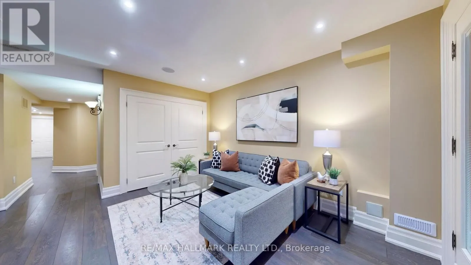 204 MAPLE LEAF DRIVE