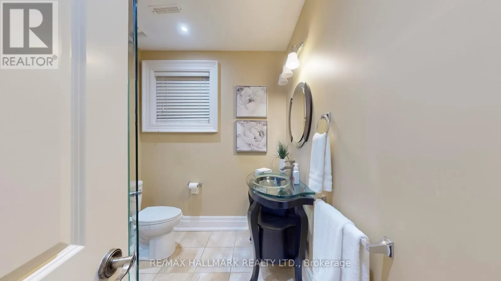 204 MAPLE LEAF DRIVE