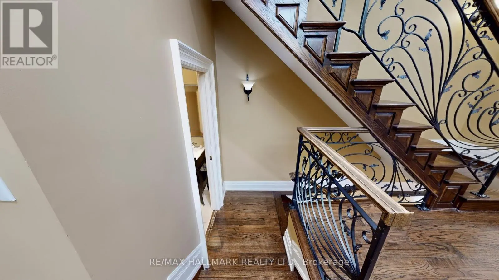 204 MAPLE LEAF DRIVE