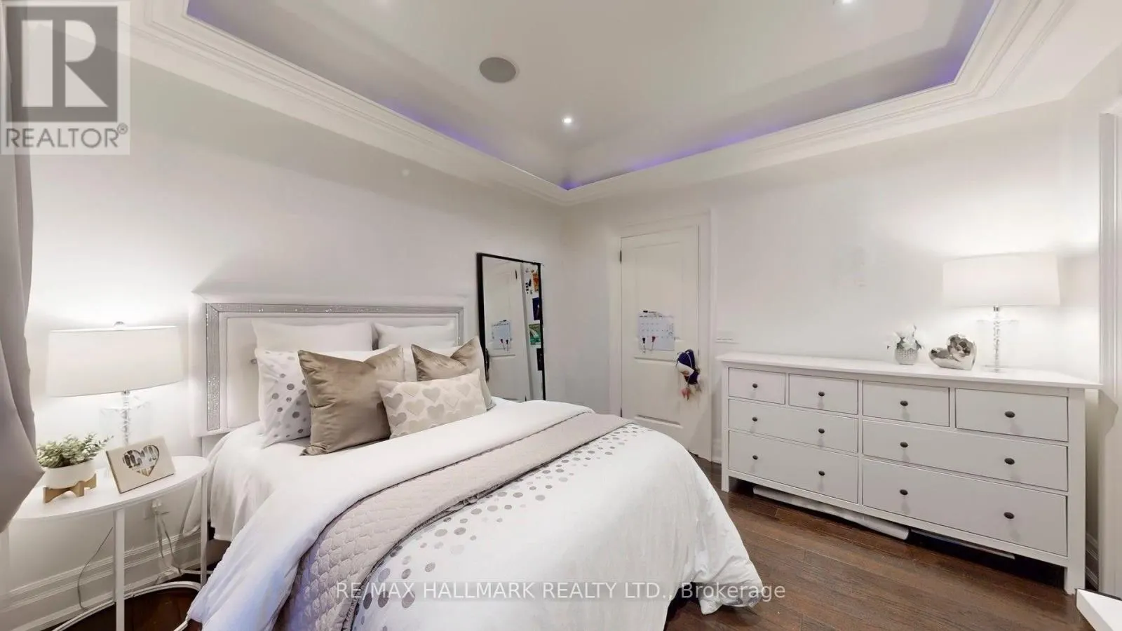 204 MAPLE LEAF DRIVE