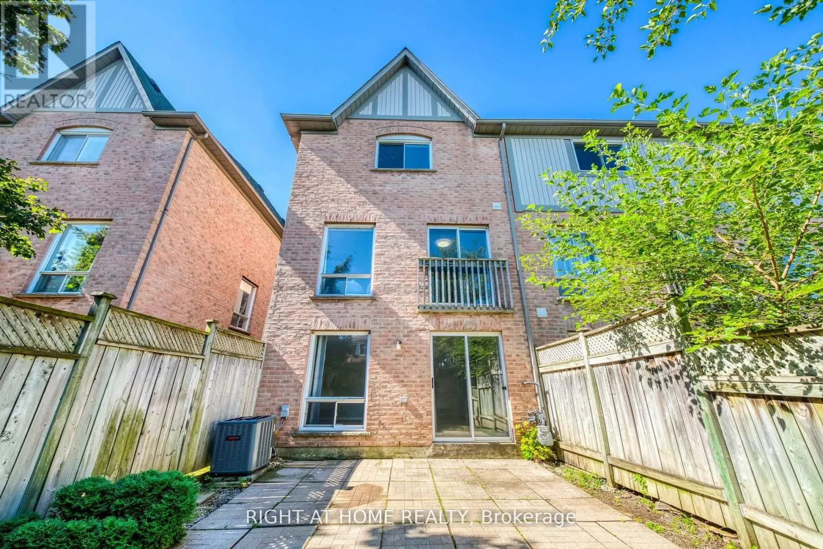 104 - 2945 THOMAS STREET