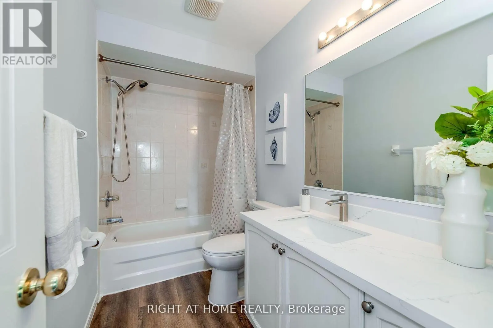 104 - 2945 THOMAS STREET