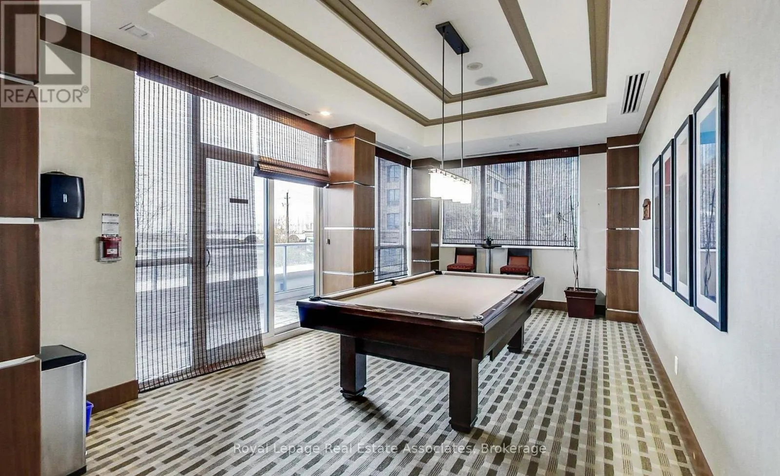 2208 - 15 VIKING LANE