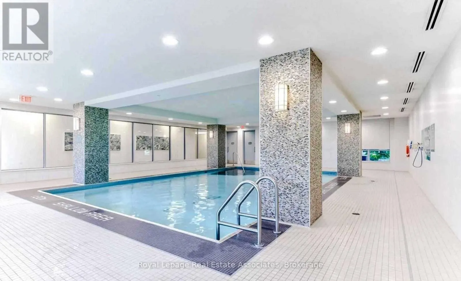 2208 - 15 VIKING LANE