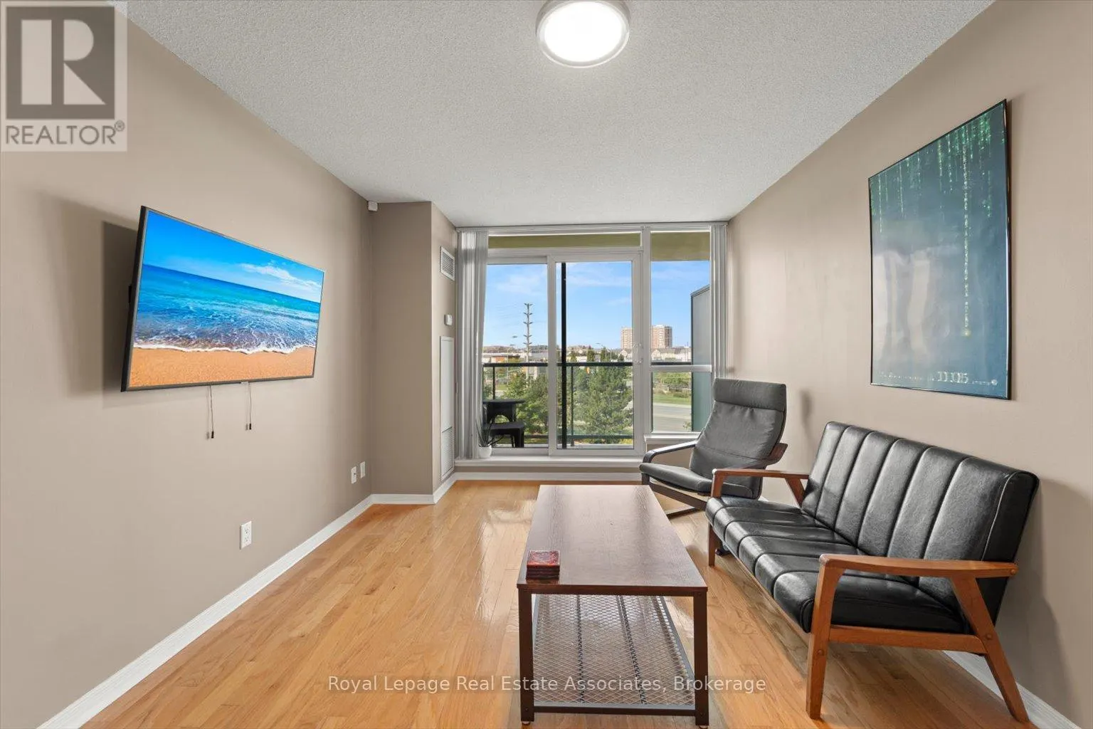 401 - 4879 KIMBERMOUNT AVENUE