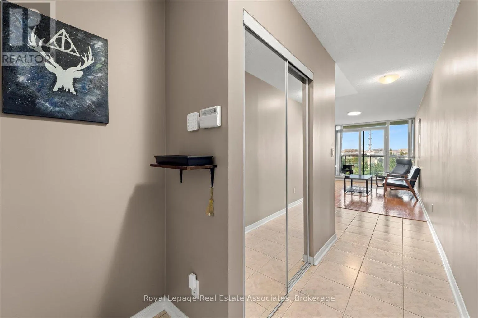 401 - 4879 KIMBERMOUNT AVENUE