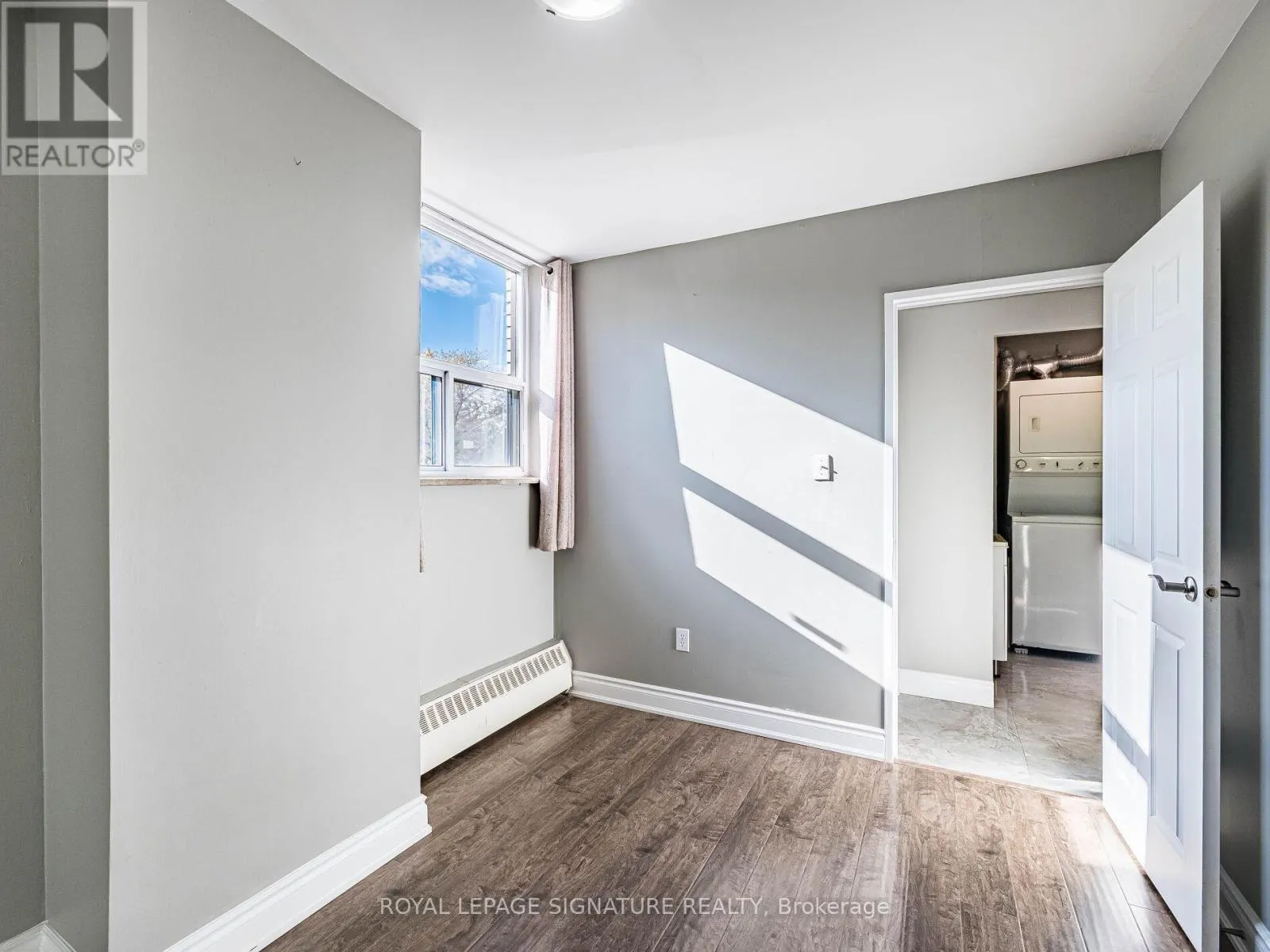 113 - 370 DIXON ROAD