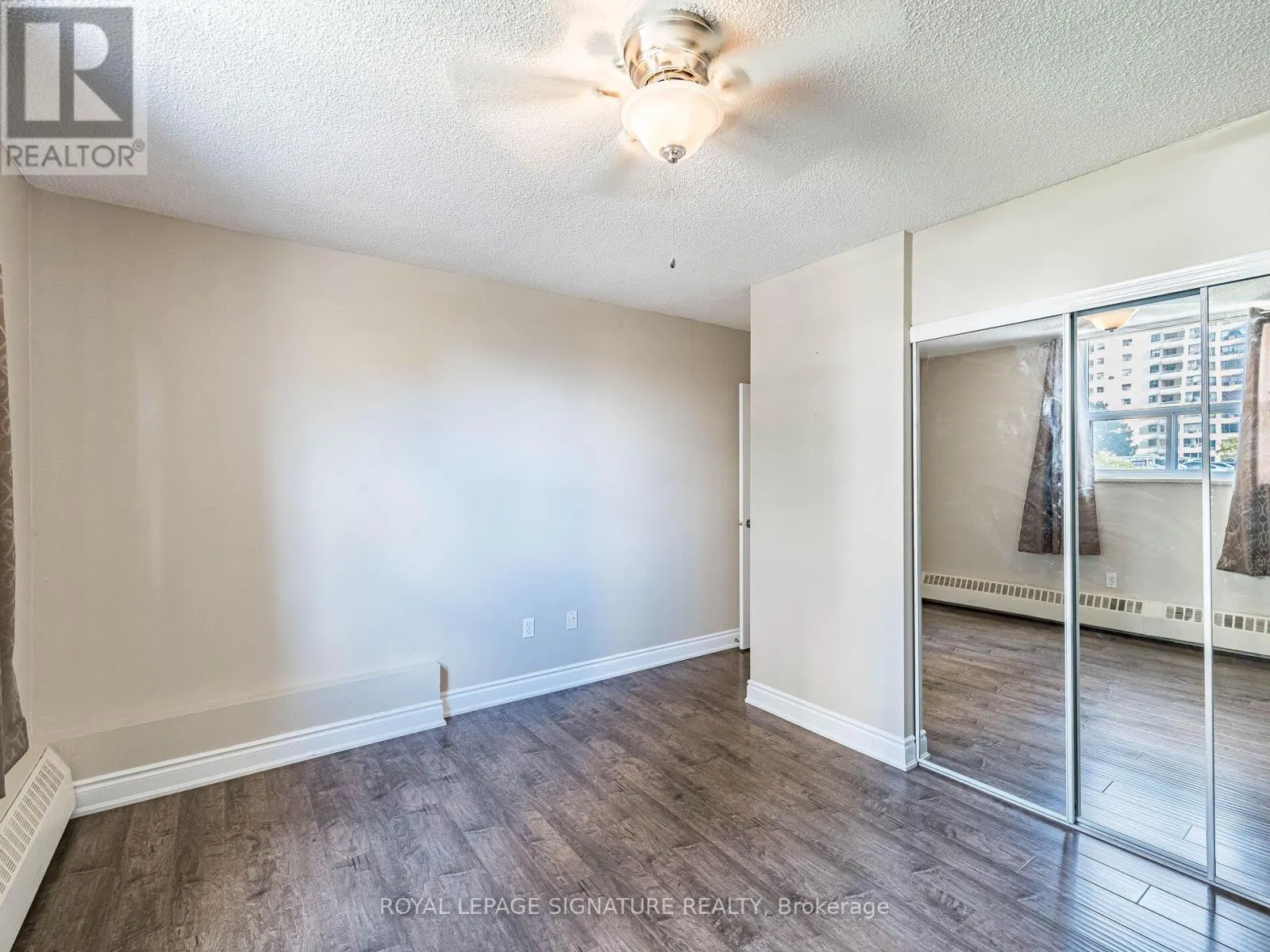 113 - 370 DIXON ROAD