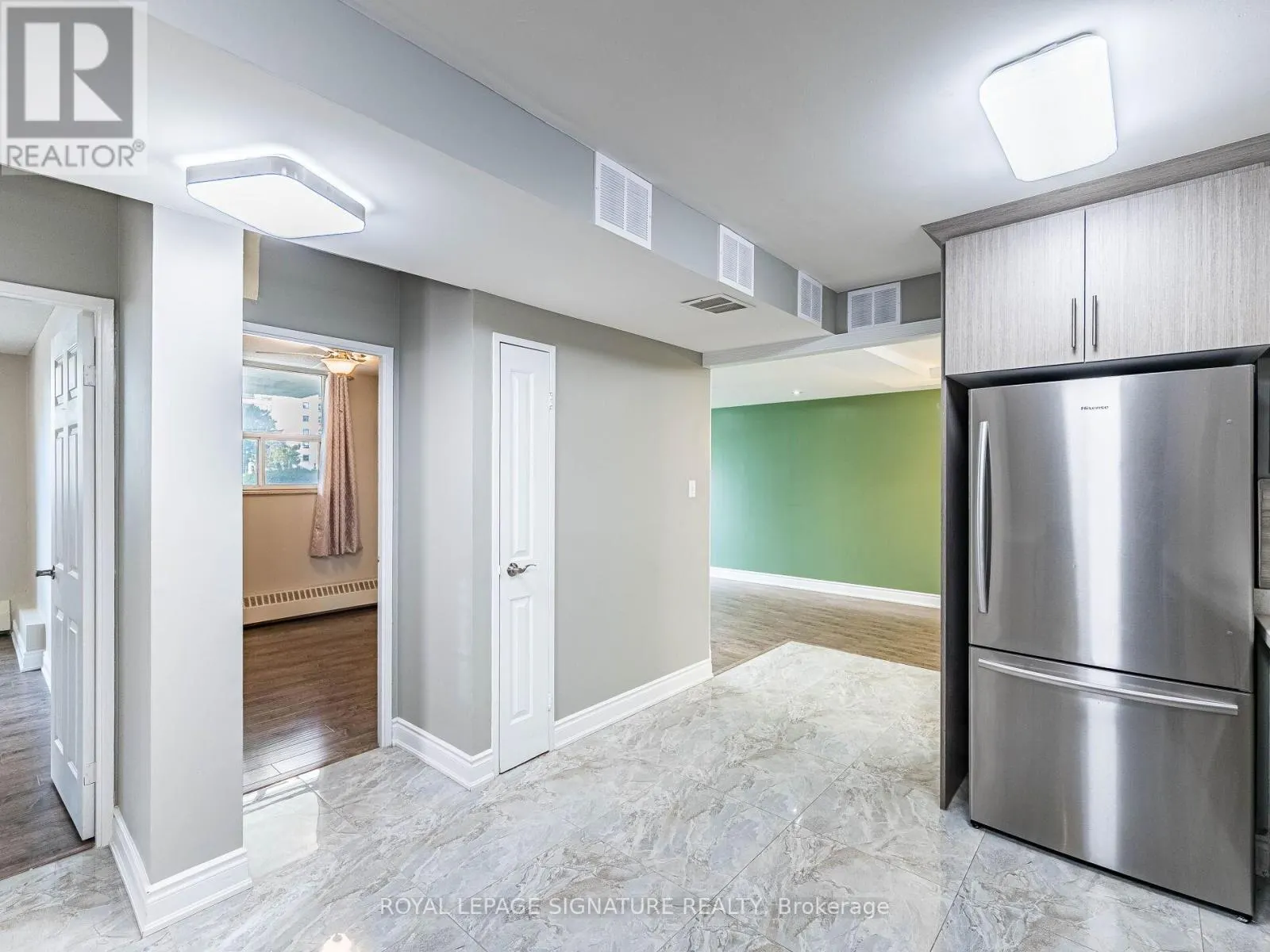 113 - 370 DIXON ROAD