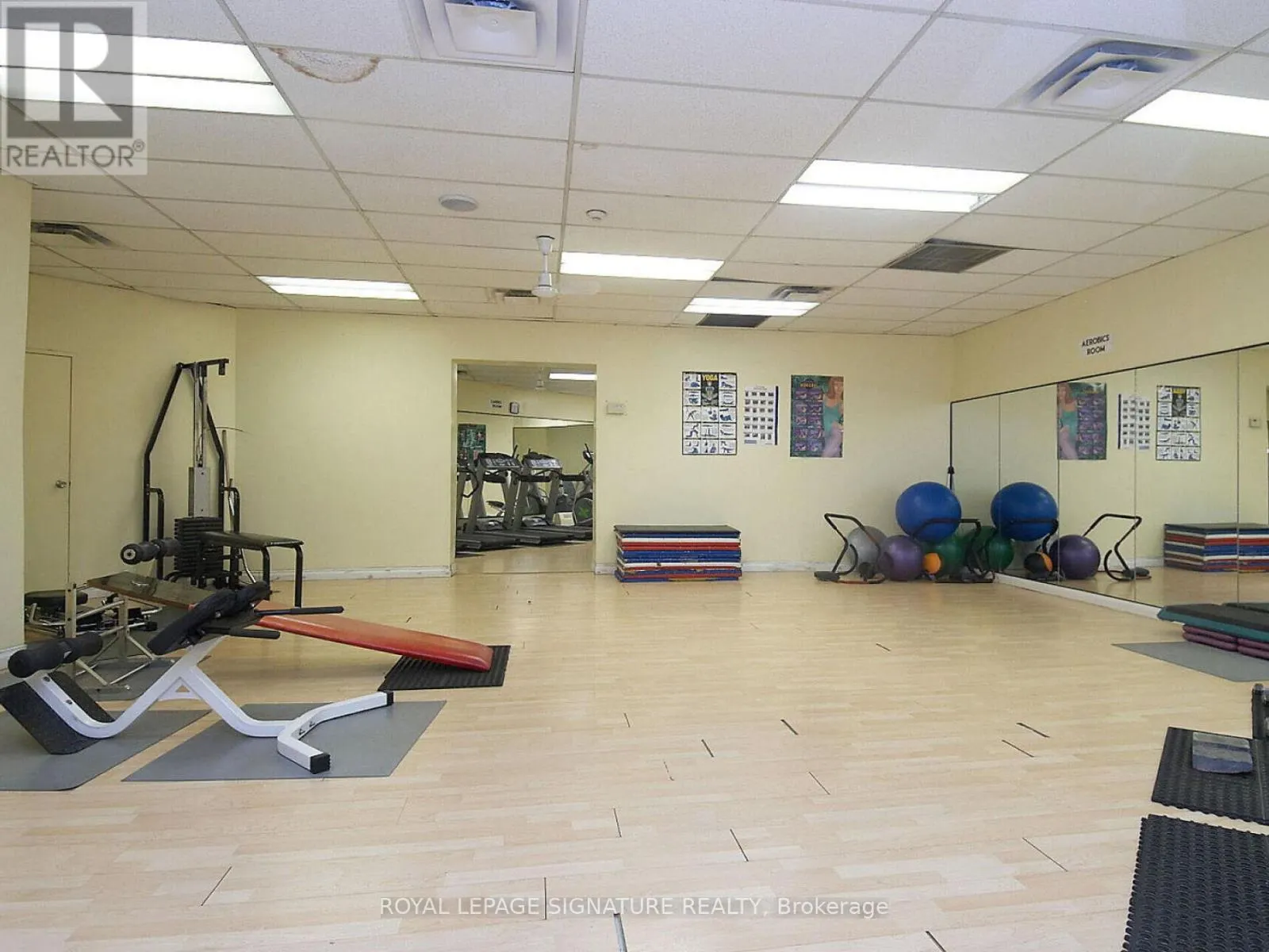 113 - 370 DIXON ROAD