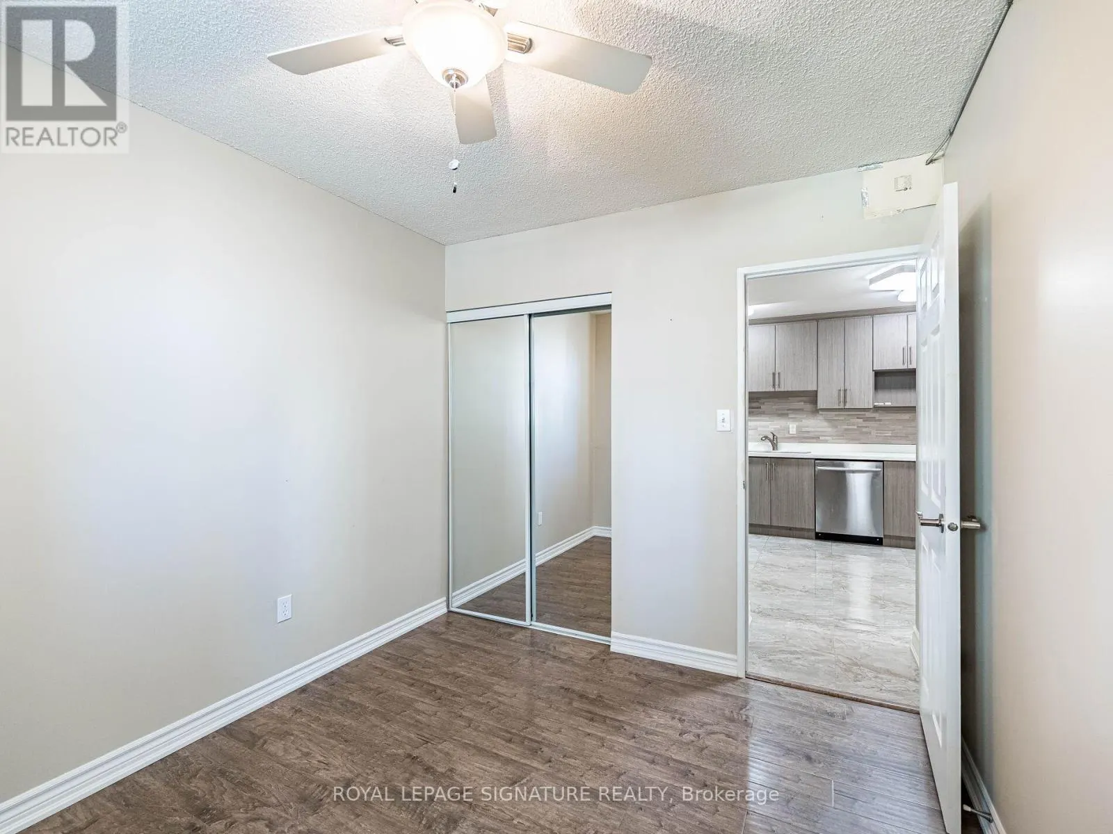 113 - 370 DIXON ROAD