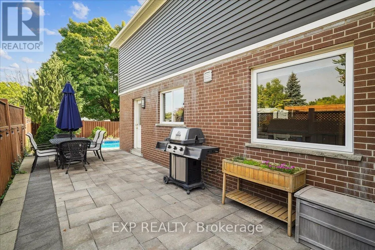 1923 STEEPBANK CRESCENT