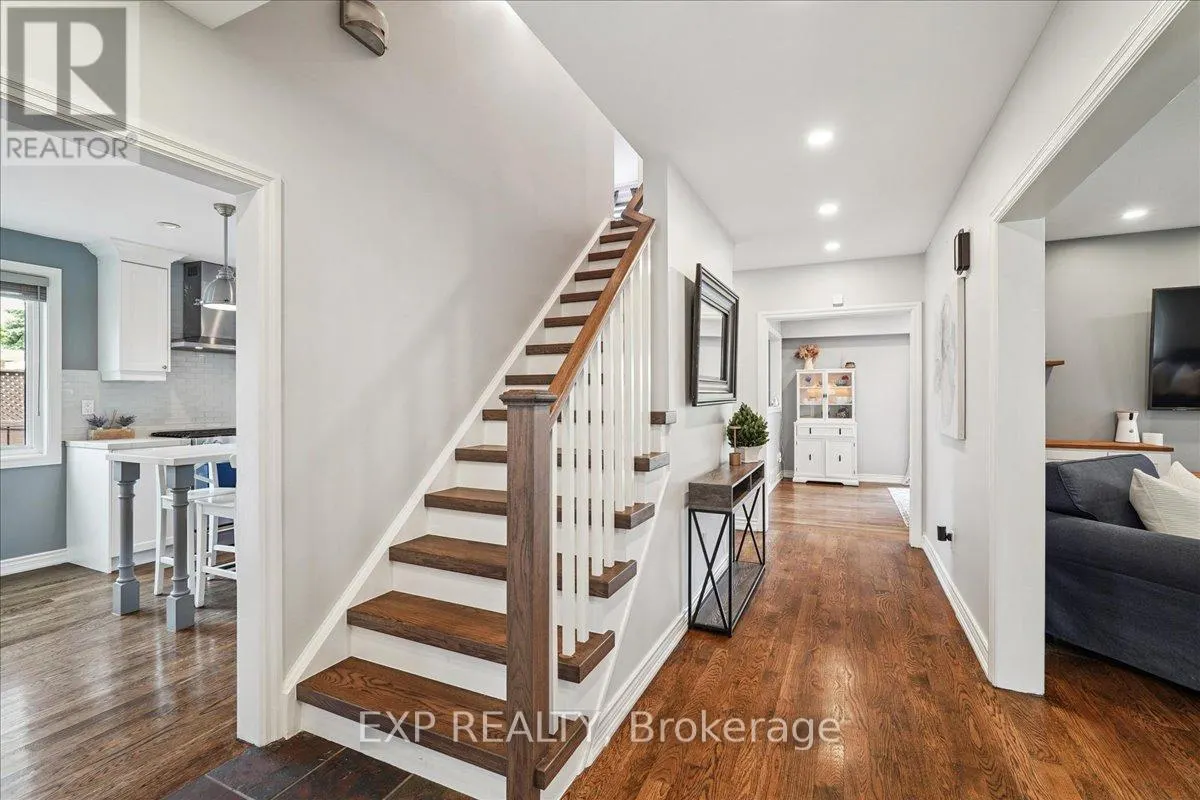 1923 STEEPBANK CRESCENT