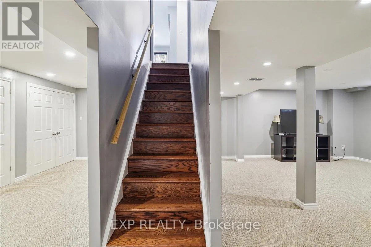 1923 STEEPBANK CRESCENT