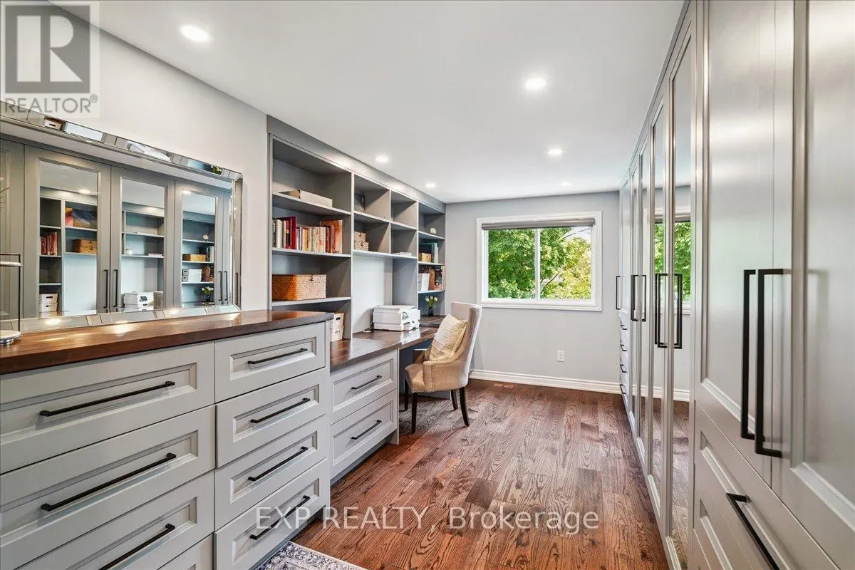 1923 STEEPBANK CRESCENT