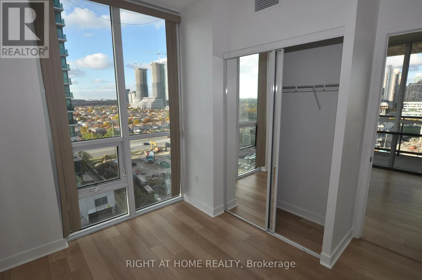 909 - 3975 GRAND PARK DRIVE