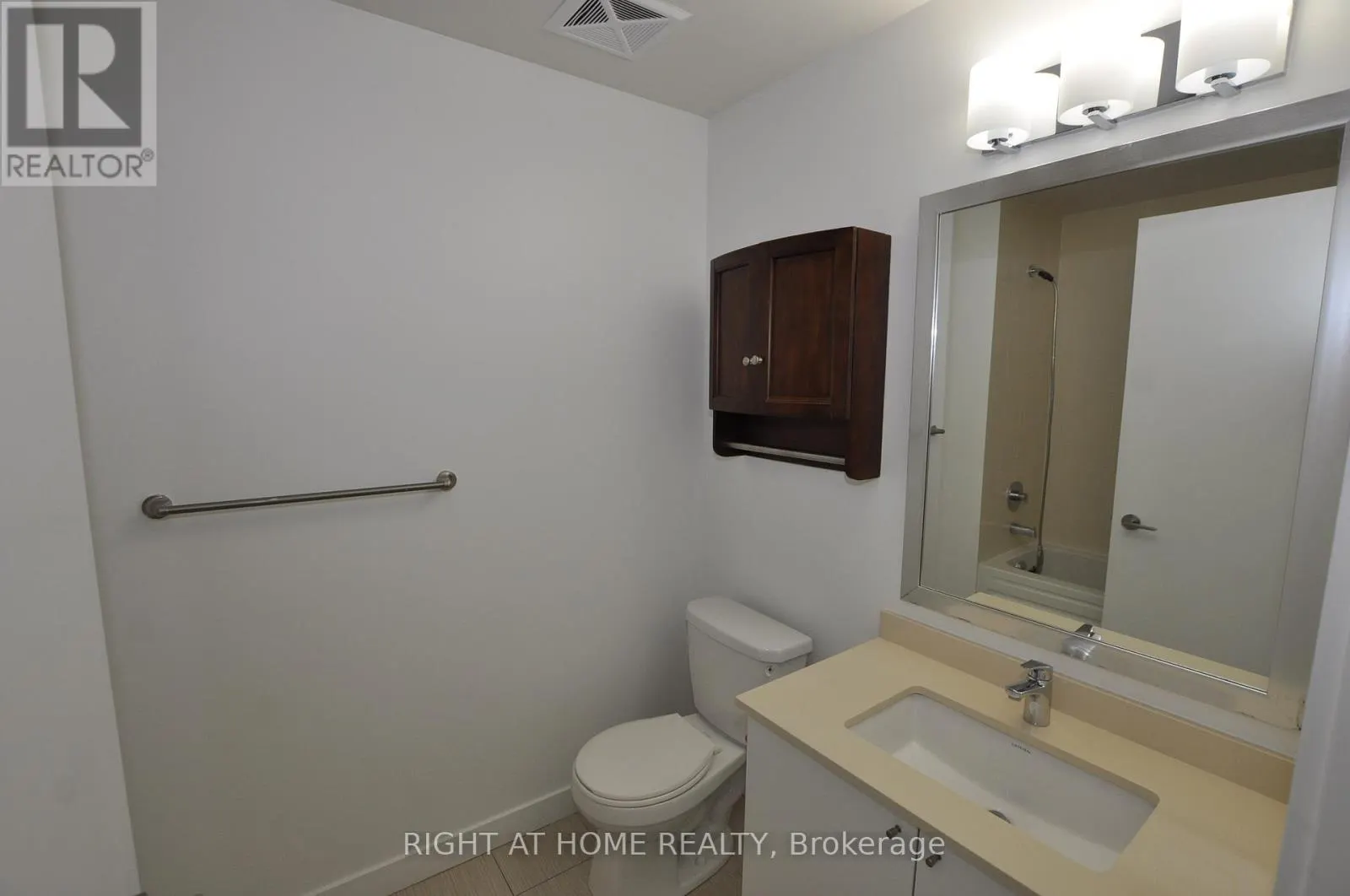 909 - 3975 GRAND PARK DRIVE