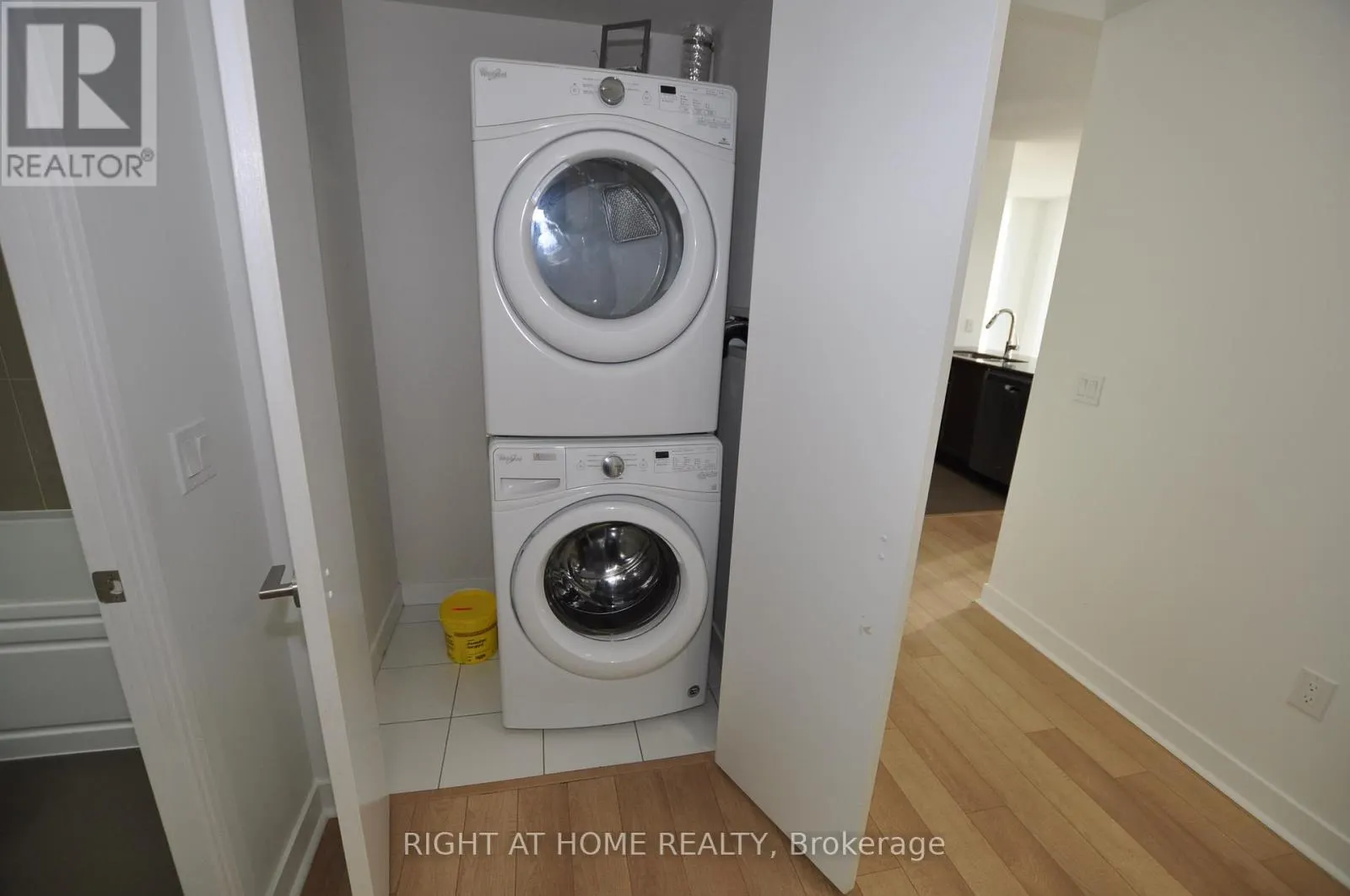 909 - 3975 GRAND PARK DRIVE